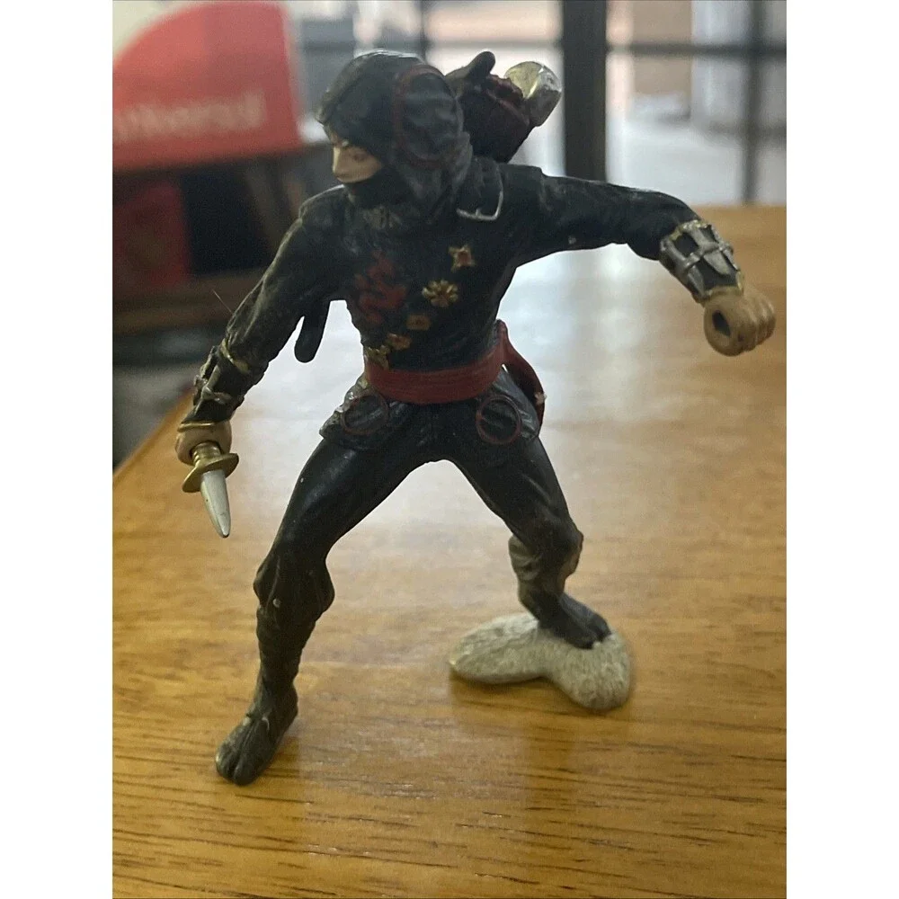 Schleich New Heroes BLACK NINJA Warrior Soldier W/ Knife
